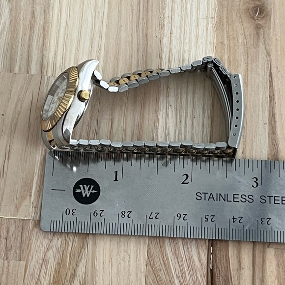 Timex Ladies Watch Indiglo White Dial Two Tone Stainless Bracelet Date Window - Picture 12 of 12